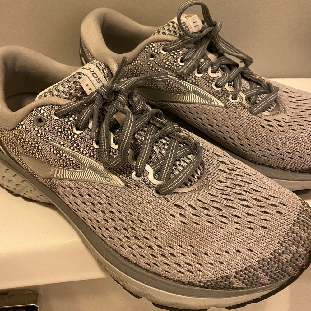 Women’s Brooks Ghost 11 Size 8